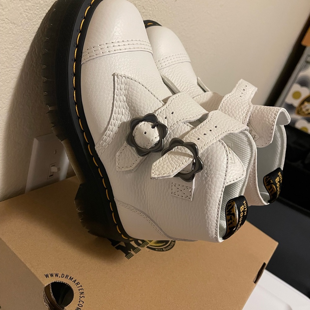 Dr. Martens Women's White Leather Flower Buckles  Ankle Boots 6